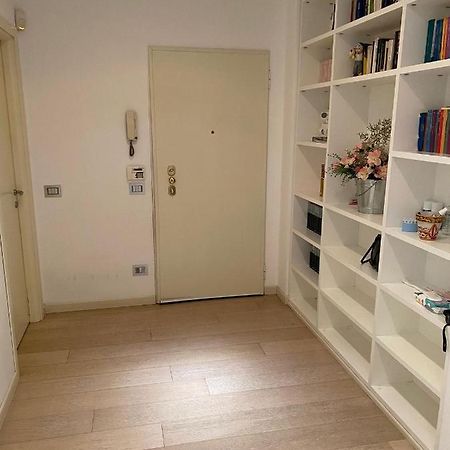 Lovely Apartment In The New Porta Nuova Area Milano Exterior foto