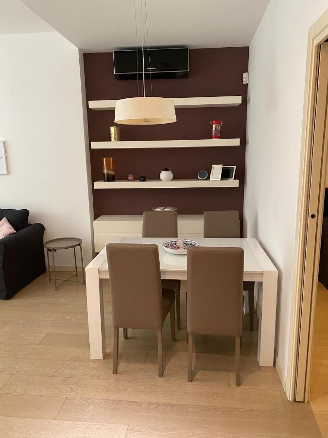 Lovely Apartment In The New Porta Nuova Area Milano Exterior foto